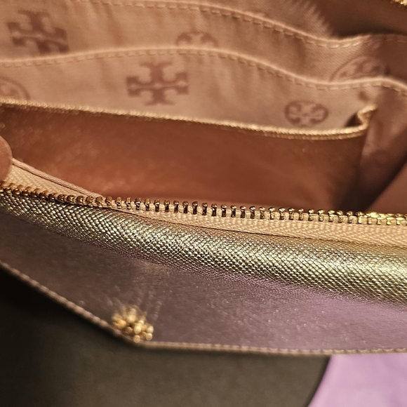 Tory Burch Rose Gold Saffiano Leather Colorblock Metallic Wristlet - Picture 12 of 17